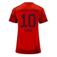 Camiseta Bayern Munich Leroy Sane #10 Primera Equipación para mujer 2024-25 manga corta